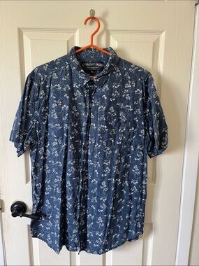 Men's Navy Floral Short-Sleeve Button-Down Shirt
